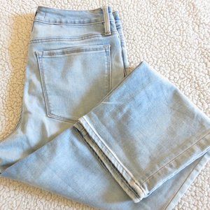Athleta Jeans - Skulptek Slim Cropped Light Wash, Size 8